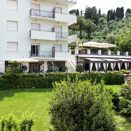 Doria Park 3*